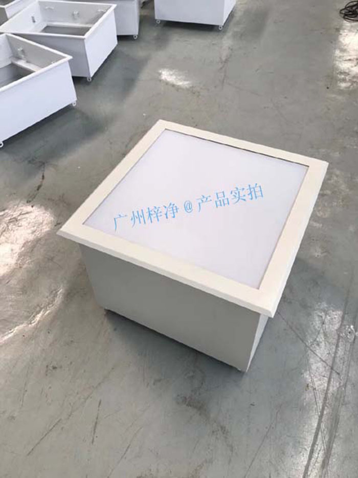 紗網(wǎng)高效送風(fēng)口是用作改造和新建1000-300000級(jí)各級(jí)潔凈室的終端過(guò)濾裝置，是滿足凈化要求的關(guān)健設(shè)備。