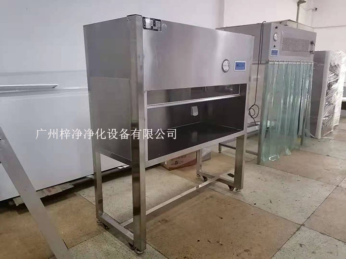304不銹鋼潔凈工作臺(tái)