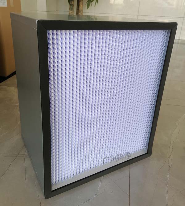 定期清潔高效過濾器表面 為了確保潔凈車間高效過濾器的長期穩(wěn)定運行